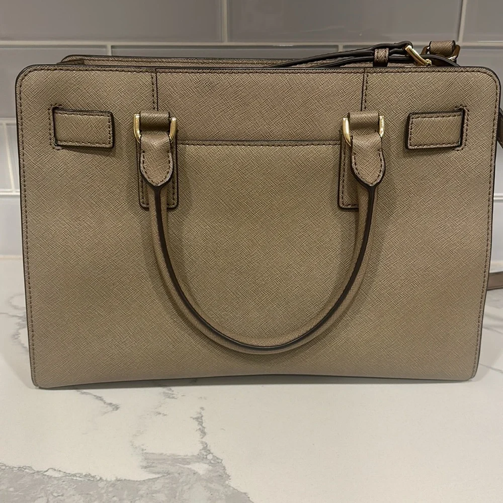 Michael Kors Dillon purse - Picture 3 of 7